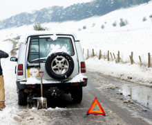 car-broken-down-in-snow