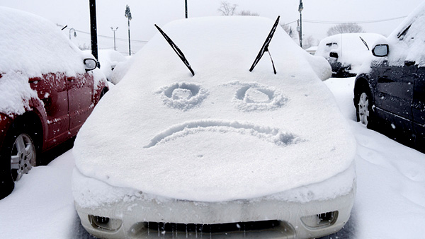 winter-car-with-snow-face