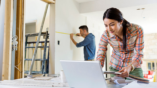 business-insurance=couple-remodeling-home
